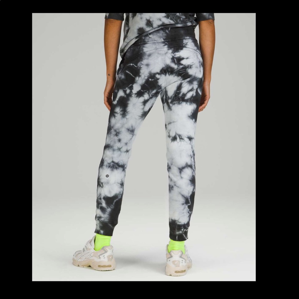 Lululemon warm down jogger in earth due